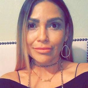 Meet your Posher, Yvette